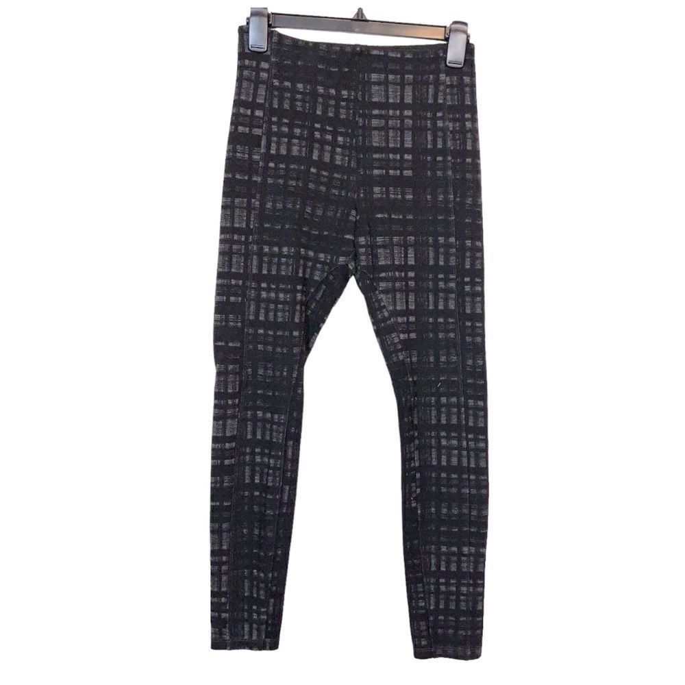 Lyss Blackandgrayleggings